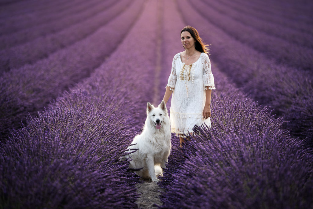 Nelly et Ohana dans les lavandes